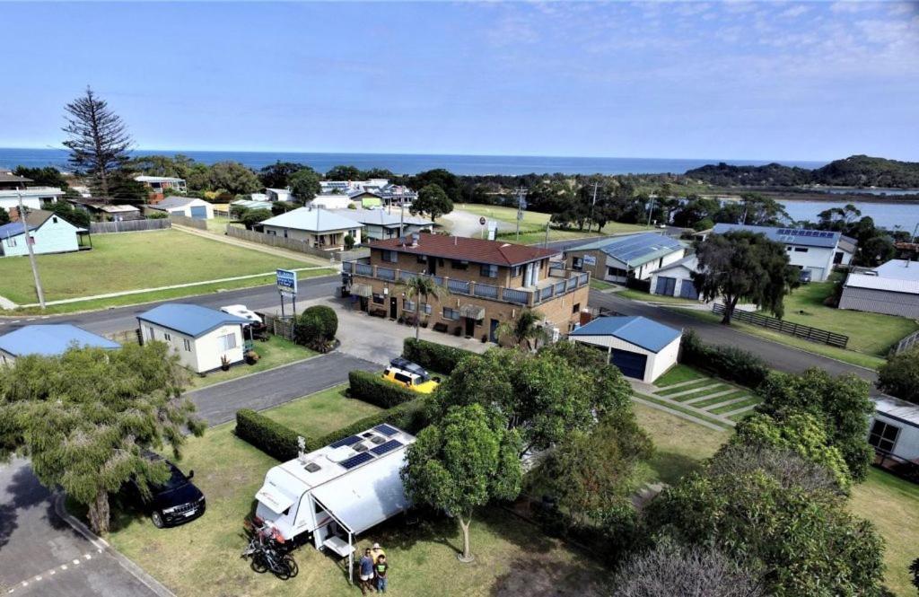 Marlo Caravan Park & Motel Bagian luar foto