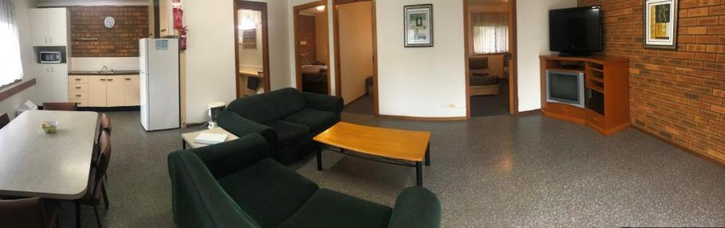 Marlo Caravan Park & Motel Bagian luar foto