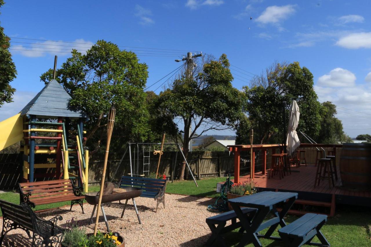 Marlo Caravan Park & Motel Bagian luar foto